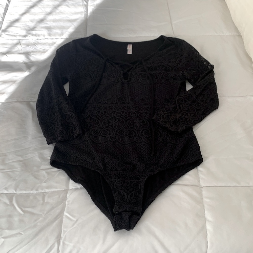 Xhilaration Quarter Sleeve Lace Body Suit, Size Small, Black